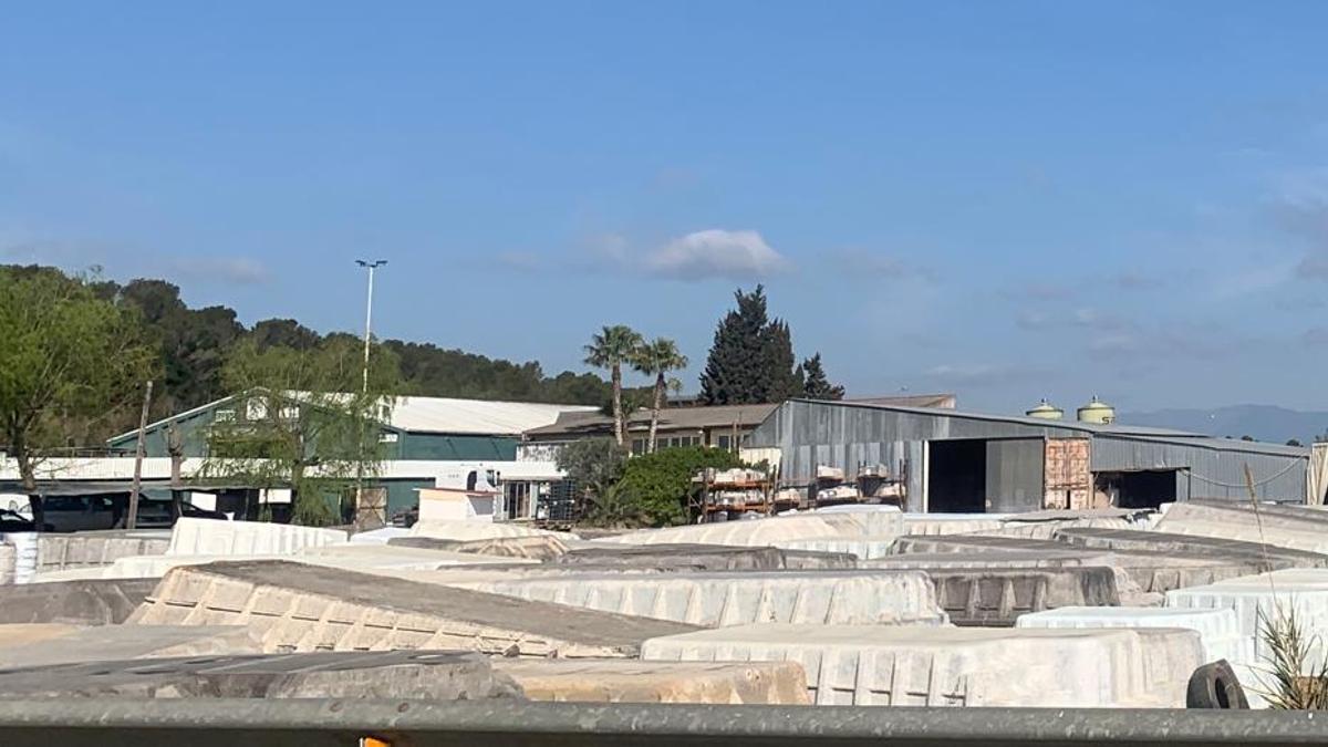 La fàbrica de piscines de Vilaür.