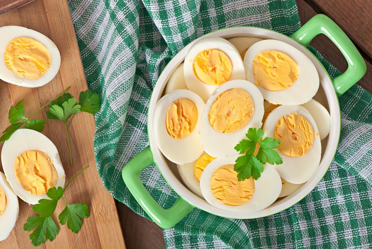 Dietas adelgazar | Los huevos cocidos son ideales para comer entre horas