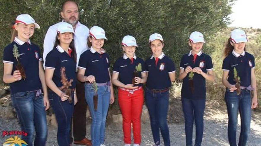 Celebración del Día del Árbol en Cala Cantalar