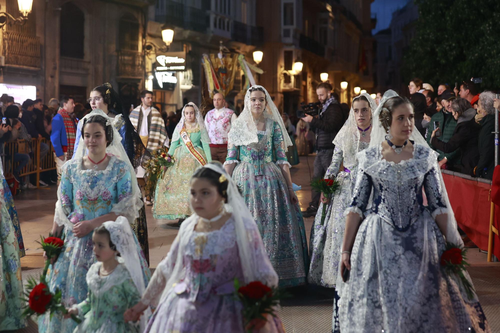 Búscate en el segundo día de ofrenda por la calle Quart (entre las 19:00 a las 20:00 horas)