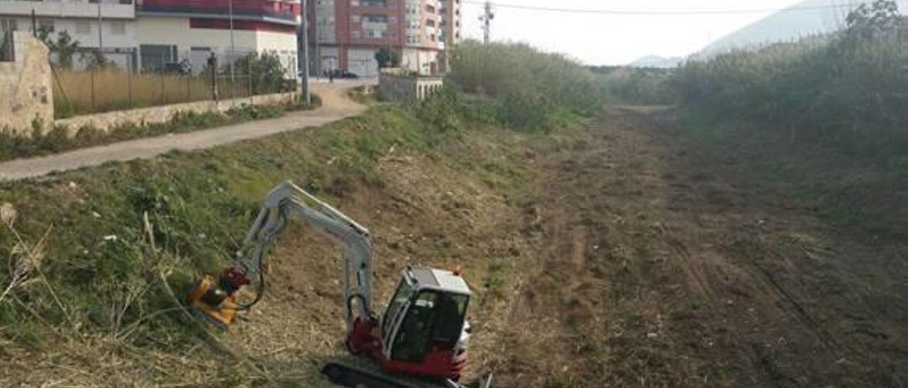 Multa de tráfico a la excavadora municipal