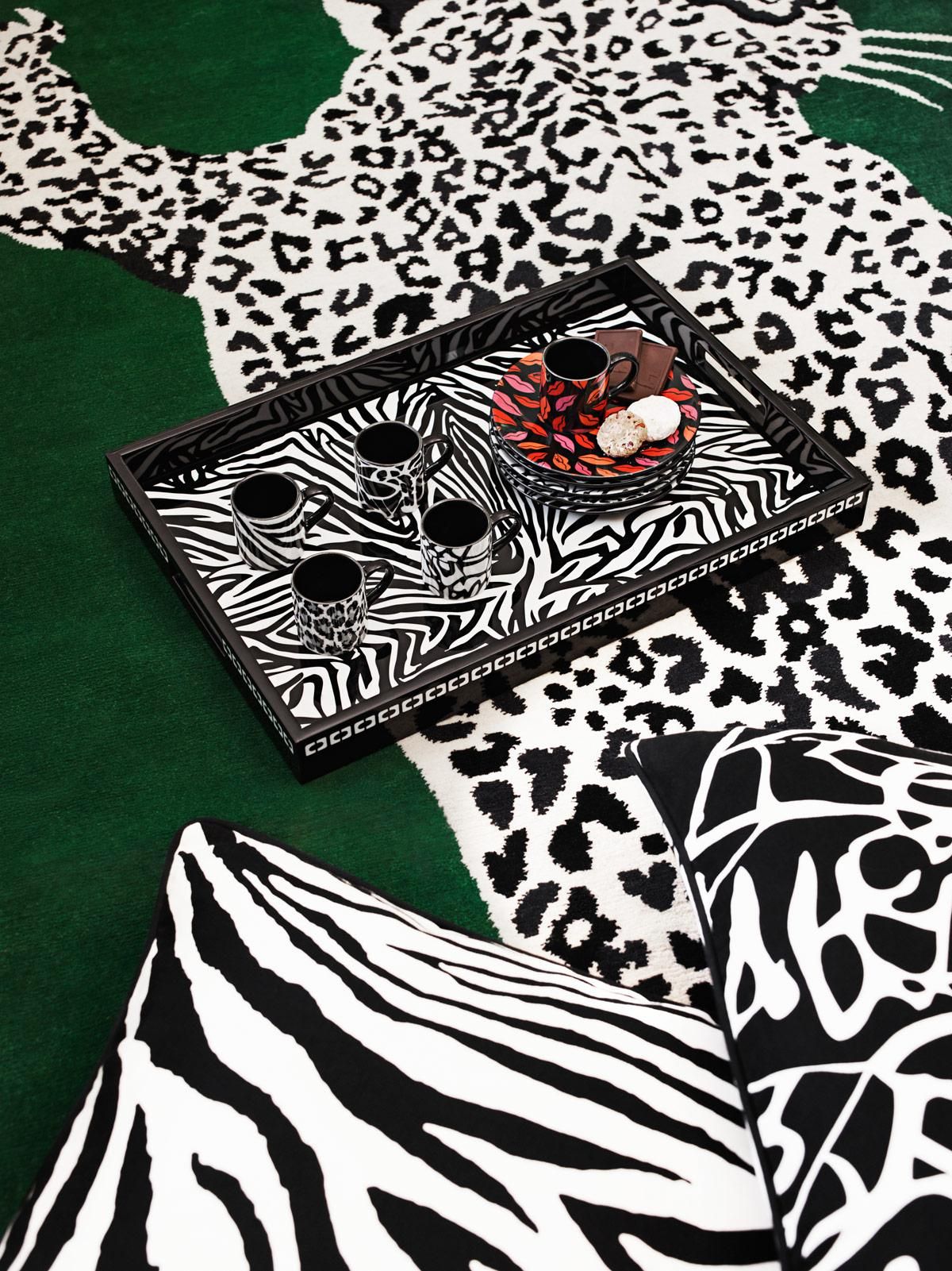 Bandejas, tazas y platos pequeños de la colección Diane von Furstenberg x H&M Home