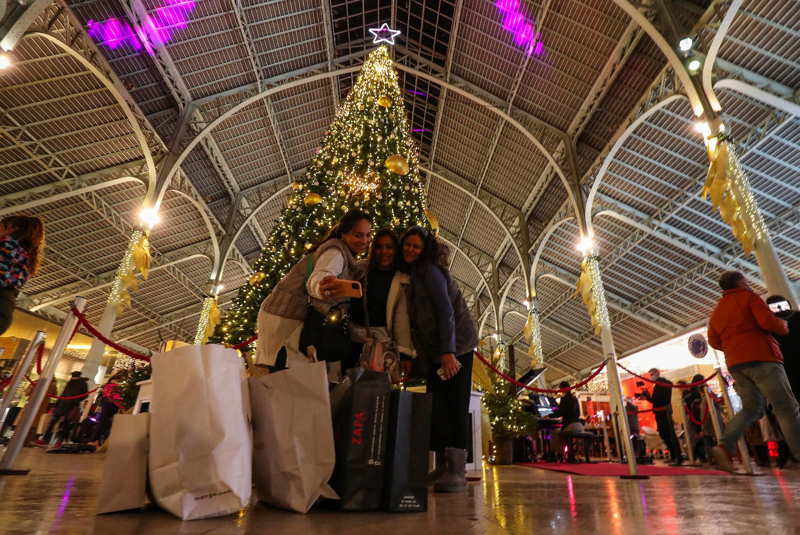 La Navidad llega a València: tiovivo, pista de hielo y luces