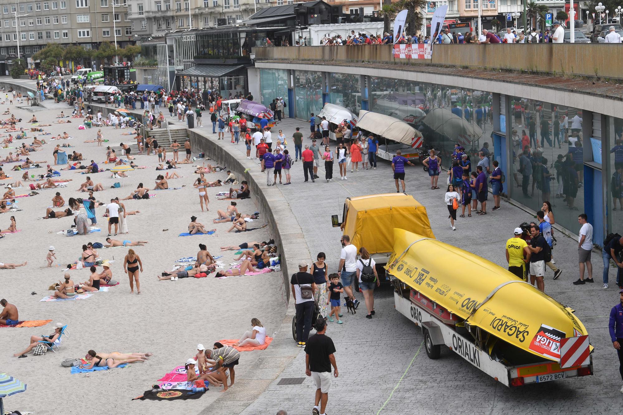 El fuerte oleaje obliga a suspender la primera jornada de la competición de traineras en la Bandeira Cidade da Coruña