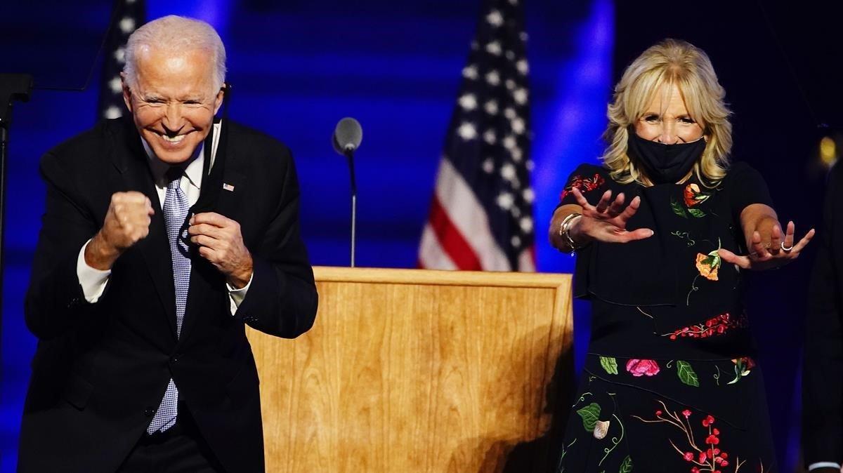 El matrimonio Biden tras el discurso de celebración.