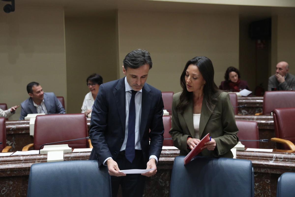 Los consejeros de Fomento y de Cultura, Jorge García Montoro y Carmen Conesa, respectivamente.