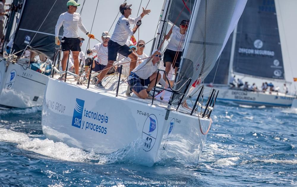 El poco viento acorta la regata de Tabarca