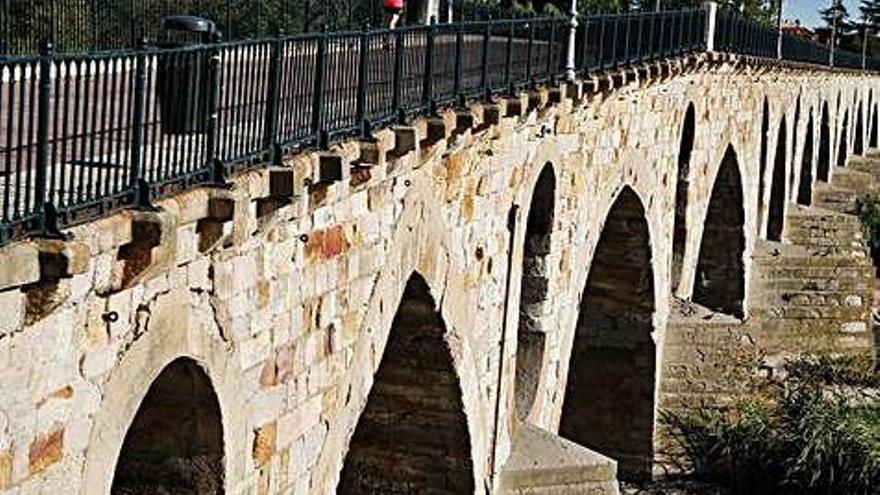 Vista del Puente de Piedra, uno de los monumentos más significativos de Zamora.