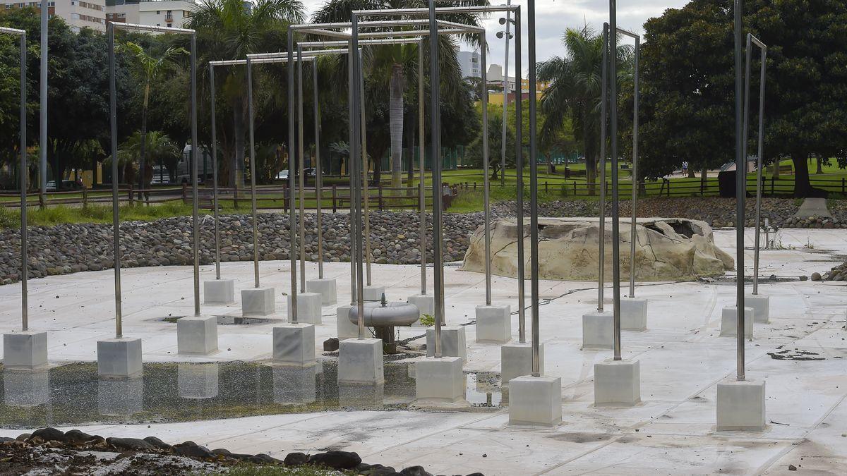 Estado actual de la fuente del parque Juan Pablo II.