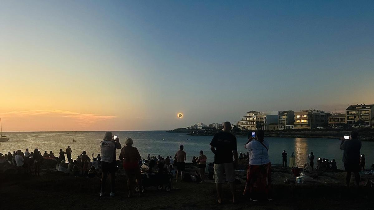 Während der totalen Sonnenfinsternis in Colònia de Sant Jordi.
