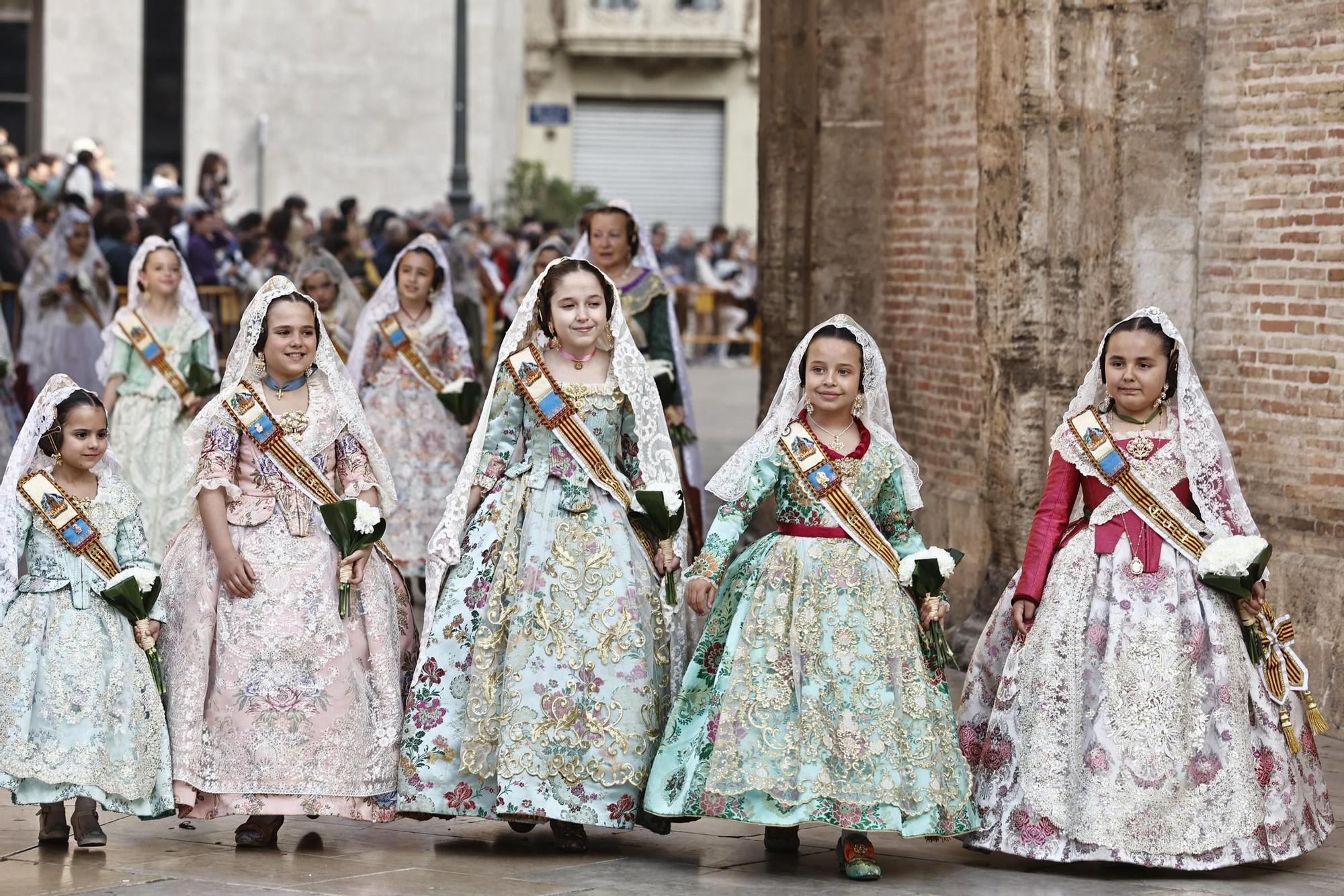 Ofrenda 18 de marzo. Calle de la Paz (16-17 horas)