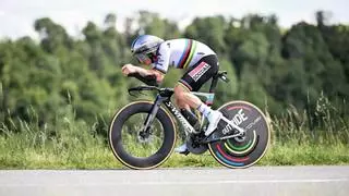 Evenepoel rompe la banca en la crono del Dauphiné