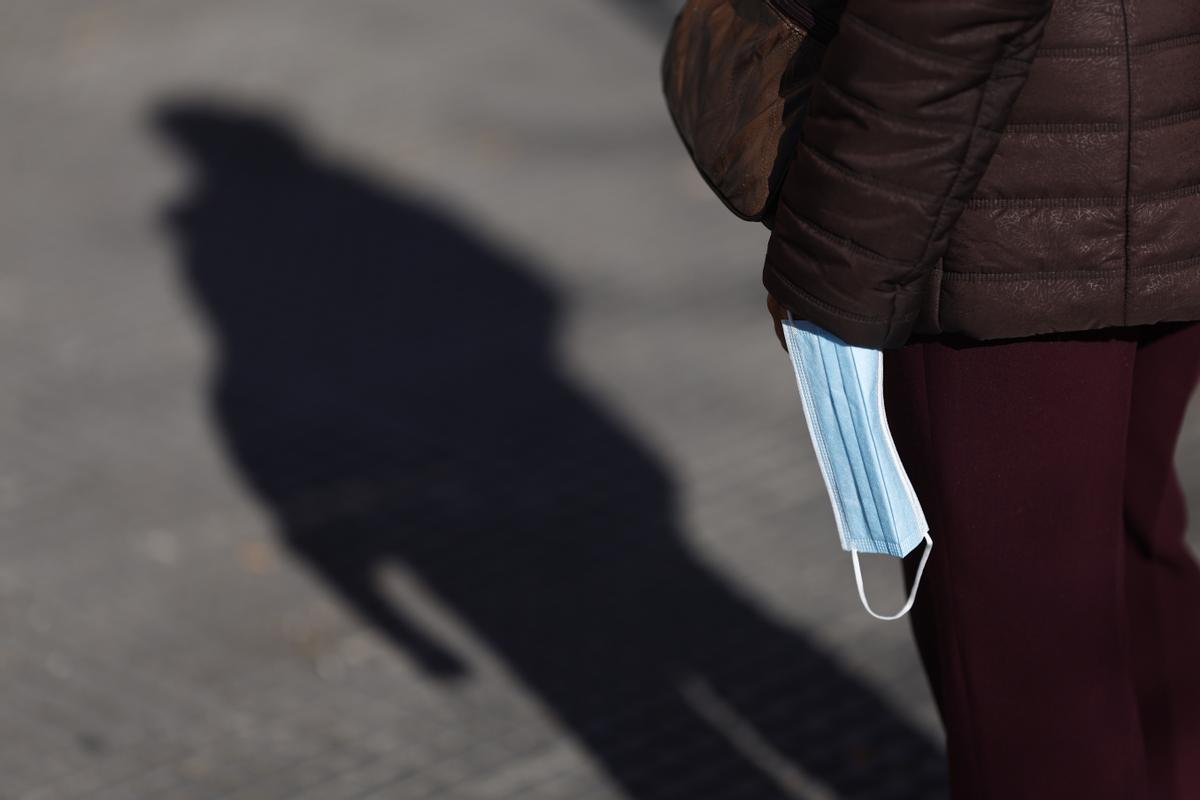 Vuelta a las mascarillas en centros sanitarios por la epidemia de la gripe