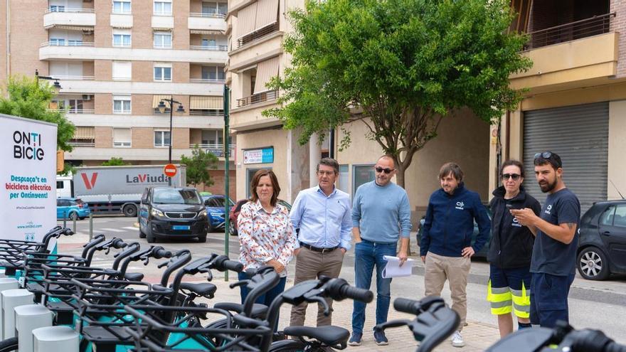 Setenta usos en cinco horas: Ontinyent recupera su servicio de préstamo de bicicletas eléctricas