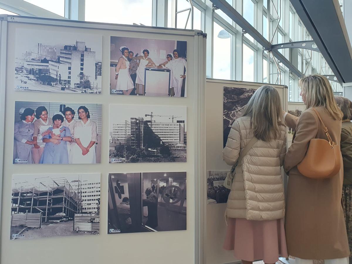Público en la exposición