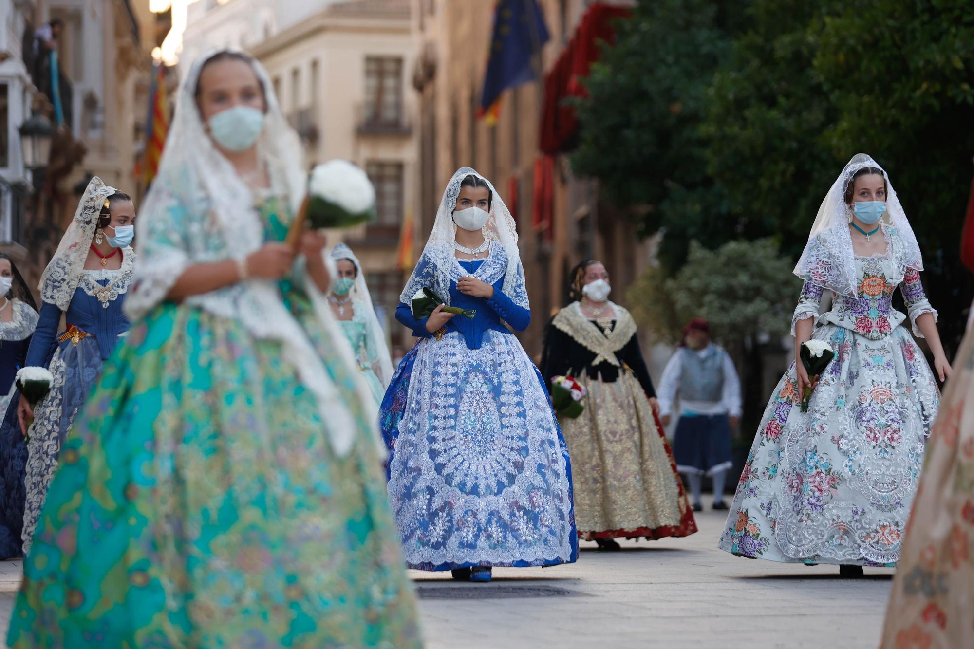 Búscate en el segundo día de Ofrenda por la calle Caballeros (entre las 19.00 y las 20.00 horas)