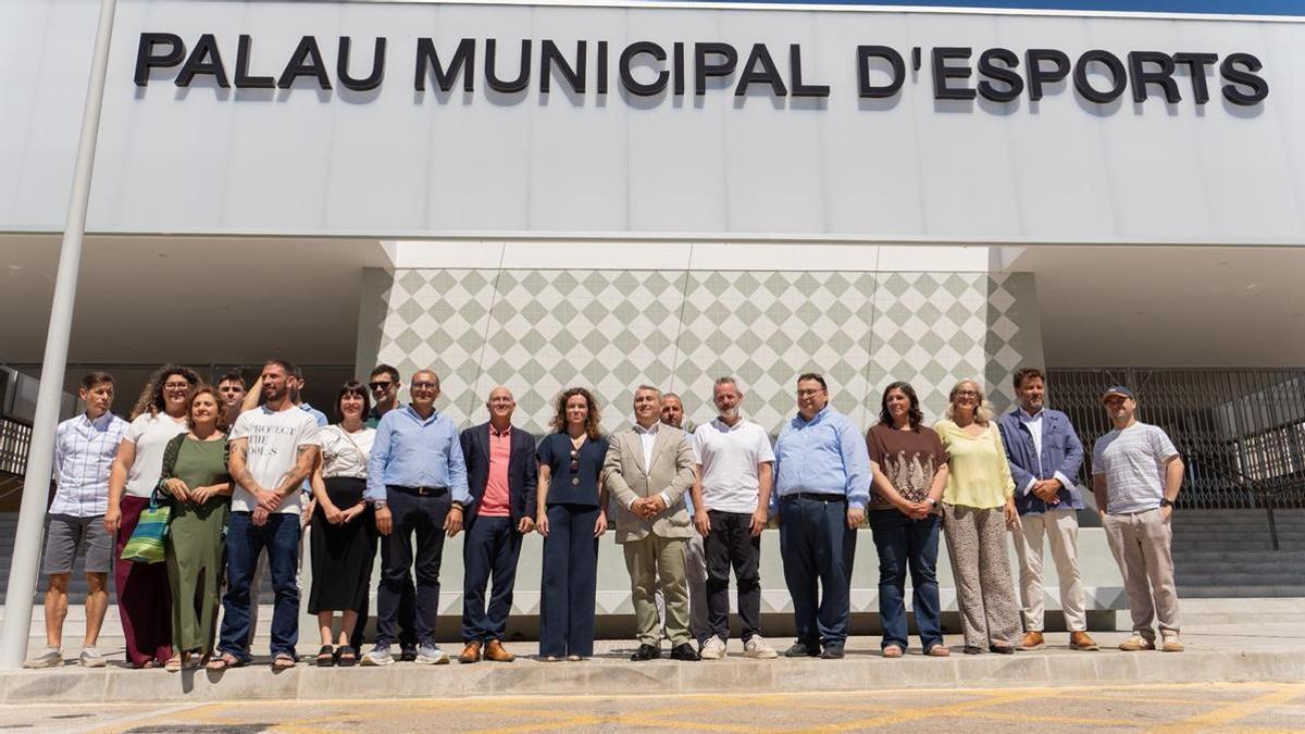 La comitiva ha visitado el Palau Municipal d'Esports.