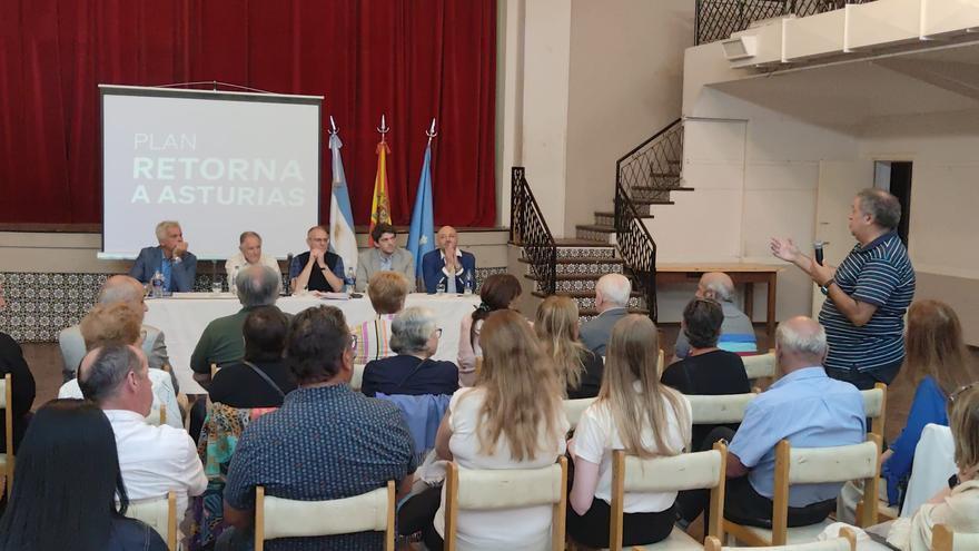 Diego Canga presenta en Sudamérica su plan para atraer a inmigrantes asturianos con ayudas a la vivienda y la búsqueda de empleo