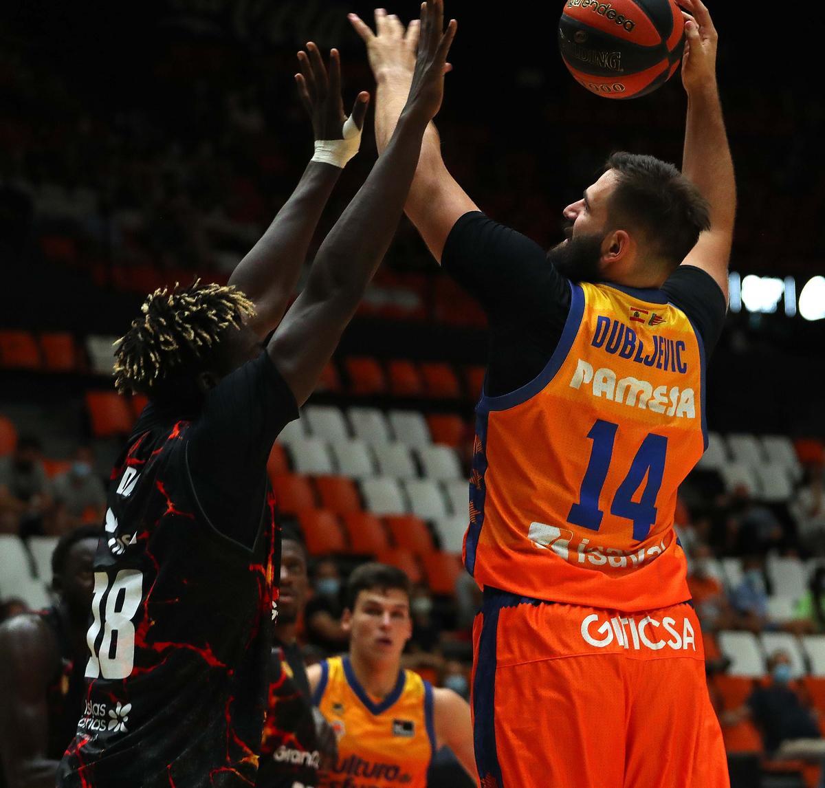 Bojan Dubljevic, baluarte en el juego interior de los taronja