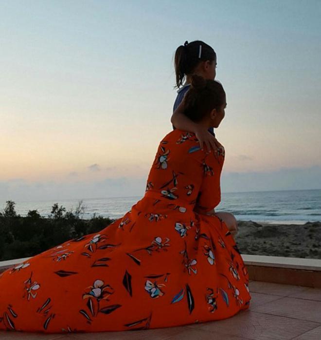 Paula Echevarría con vestido naranja de flores