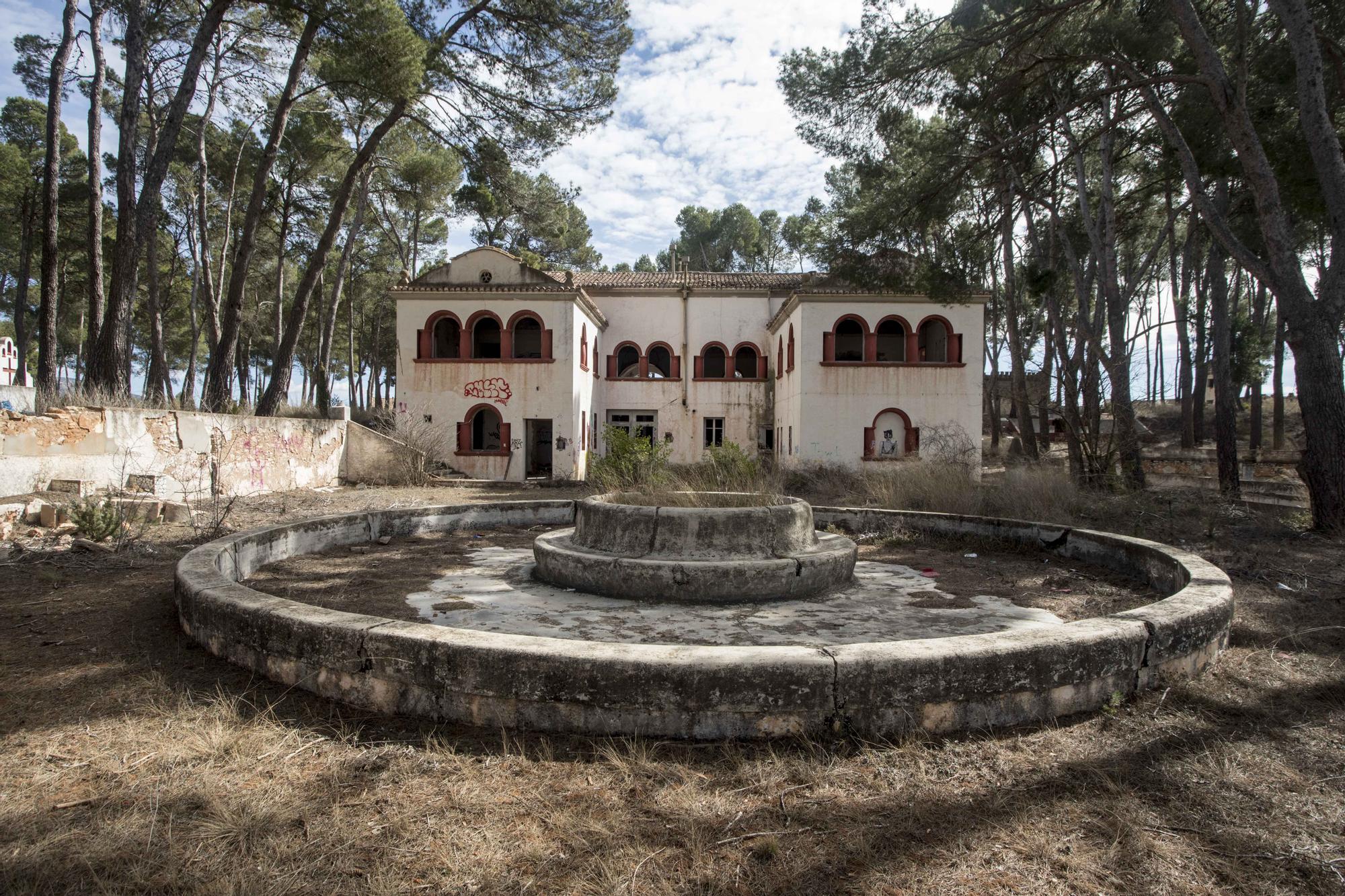 El Hotel Paraje San José de Requena: del lujo al saqueo