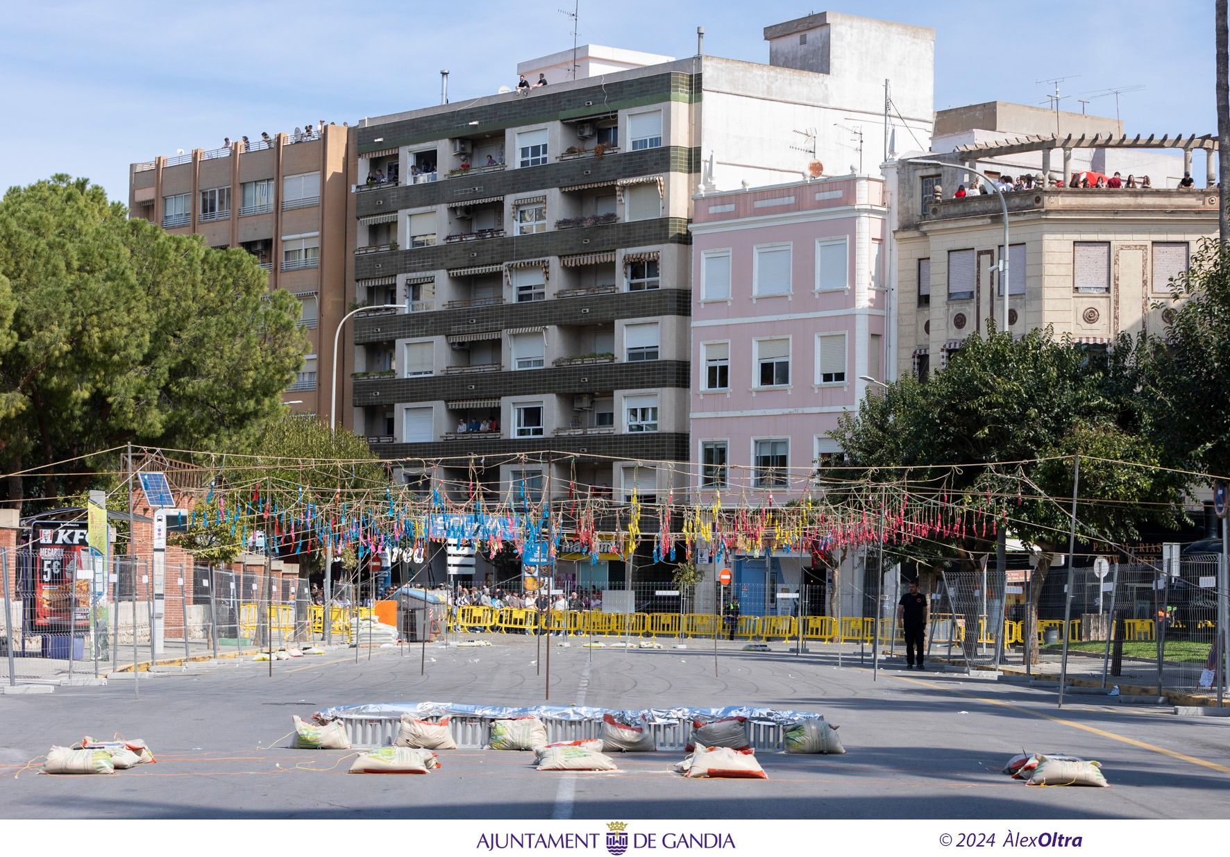 El domingo de las Fallas de Gandia, en casi ochenta imágenes