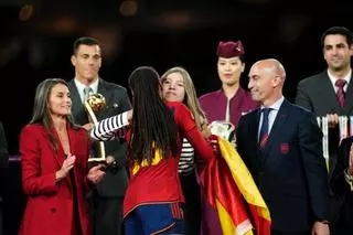 Los Reyes recibirán el 19 de septiembre a la selección española femenina de fútbol, campeonas del Mundo
