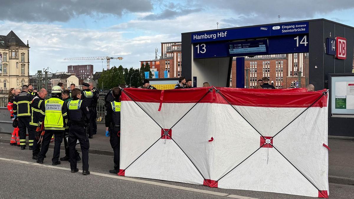 Una mujer hiere a cuchilladas a diecisiete personas en la estación de trenes de Hamburgo