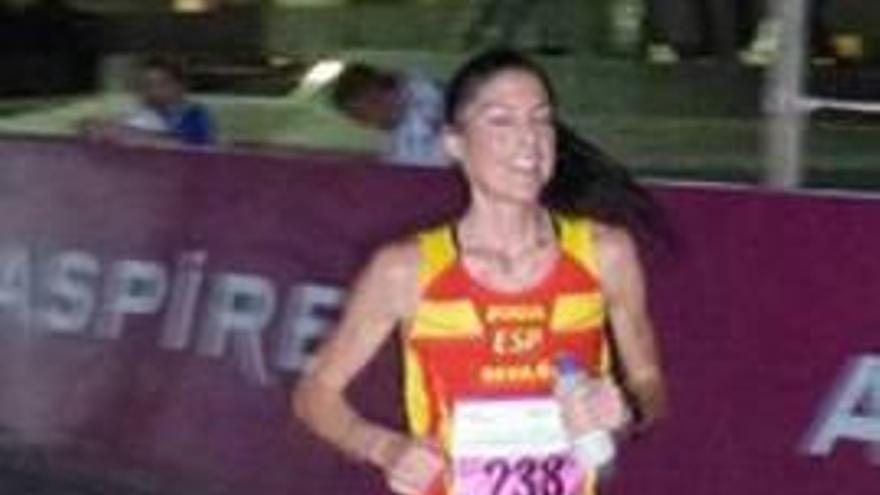 Obligan a la ultrafondista Cristina González a correr tapada los 100K