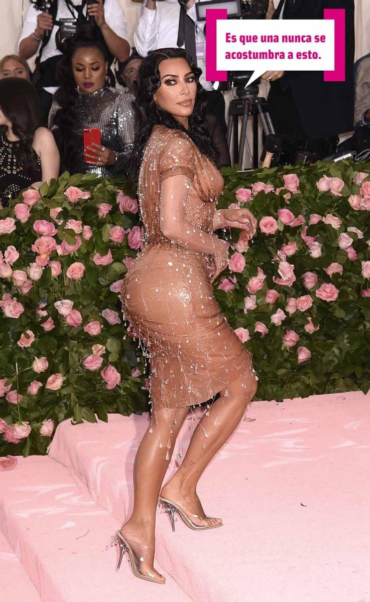 Kim Kardashian posando en la gala MET de 2019