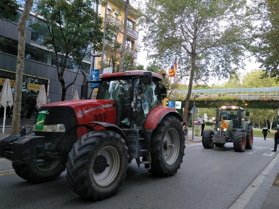 Tractorada a Girona amb motiu de la vaga general