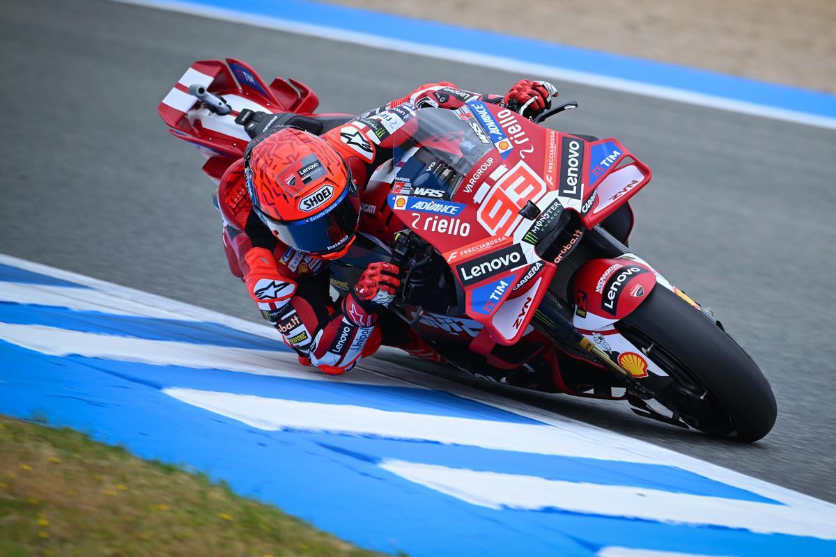 Marc Márquez compitiendo en el circuito de Jerez en 2026.