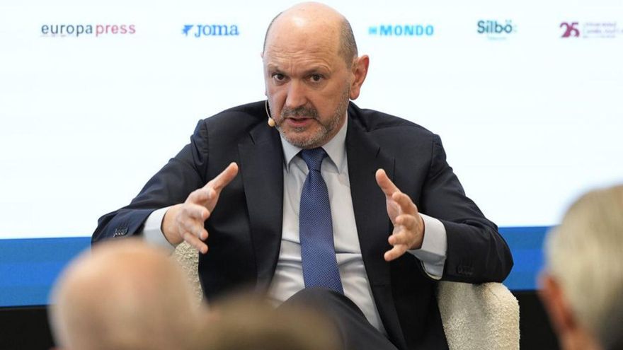 Louzán, a Caballero: «Si quiere que Vigo tenga posibilidades de ser sede, hay que dialogar»