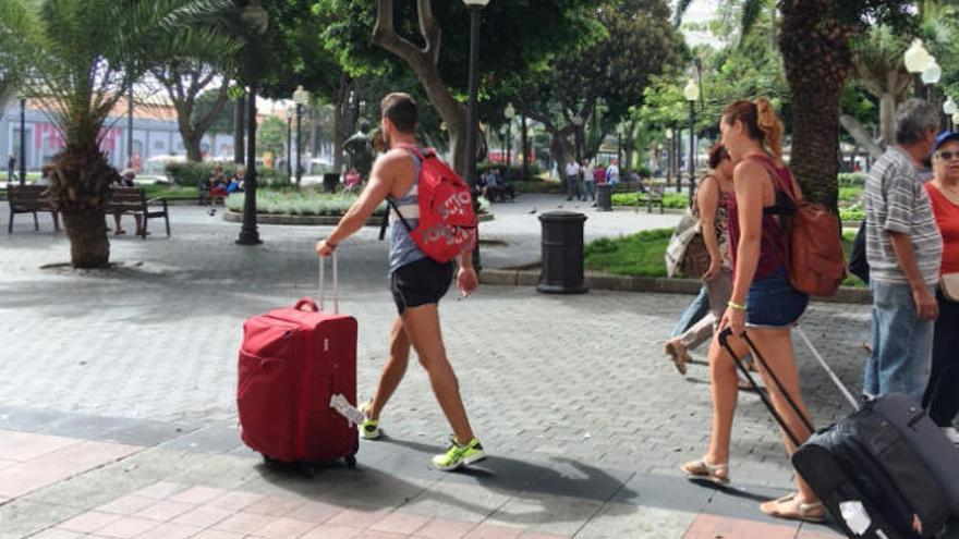 Un 21% más de turistas visitaron Canarias en julio