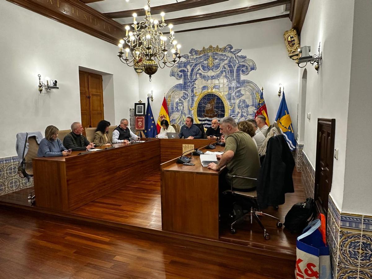 Reunión para coordinar la agenda de la reconstrucción.