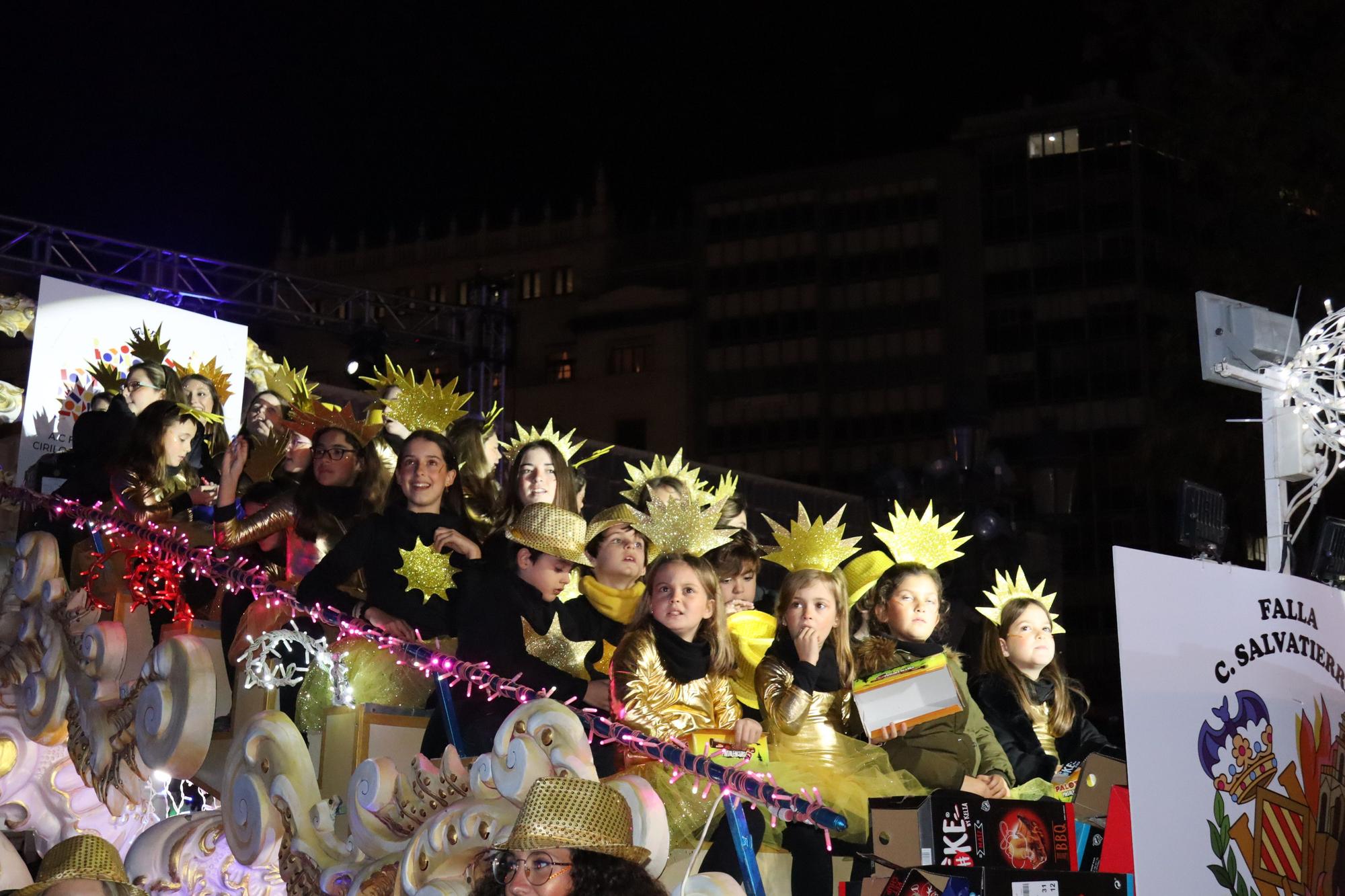 La versión "años 30" de Laura, Paula y la corte 2023 en la Cabalgata de Reyes