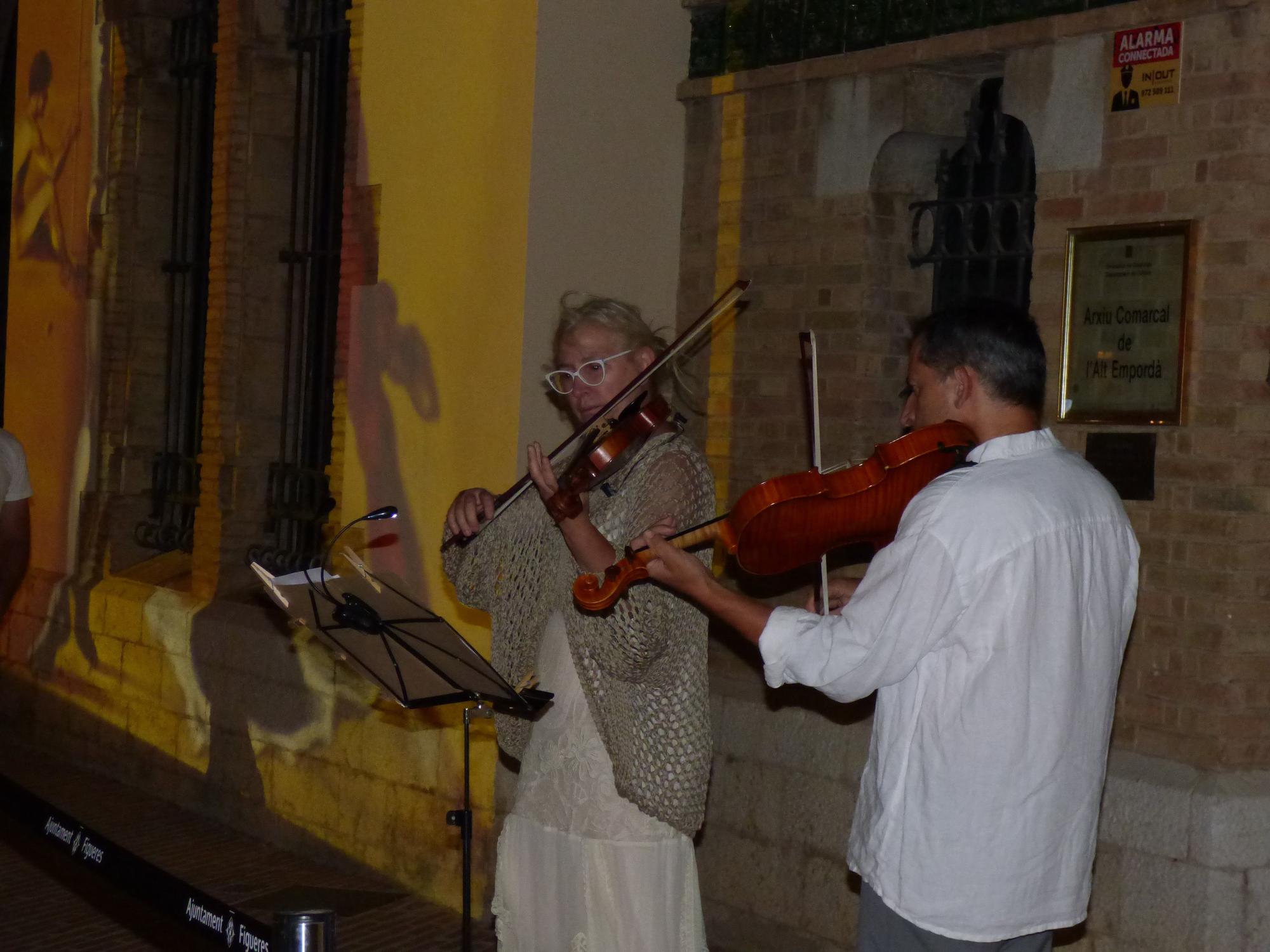 Actuacions musicals als Shopping Nights de Figueres