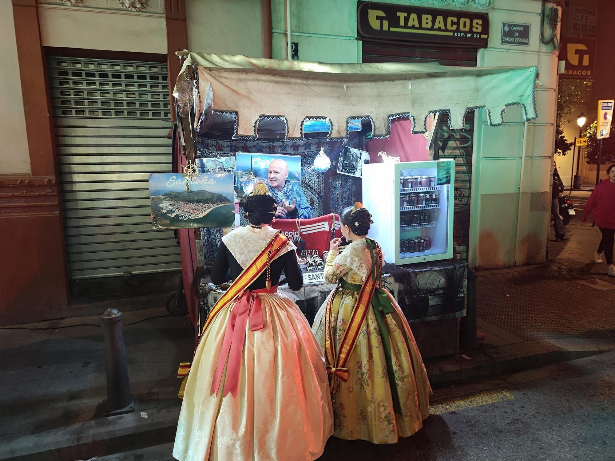 Russafa vibra con el Mercado Tradicional de San Blas de la falla Clero
