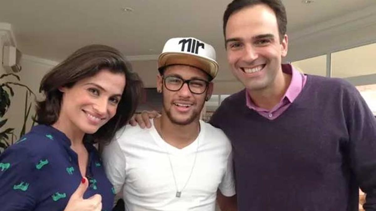 Neymar con Renata Vasconcellos y Tadeu Schmidt en la entrevista para 'O Globo'