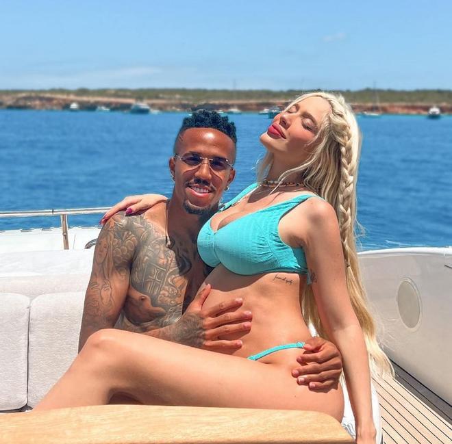 Militao y Karoline Lima en Ibiza