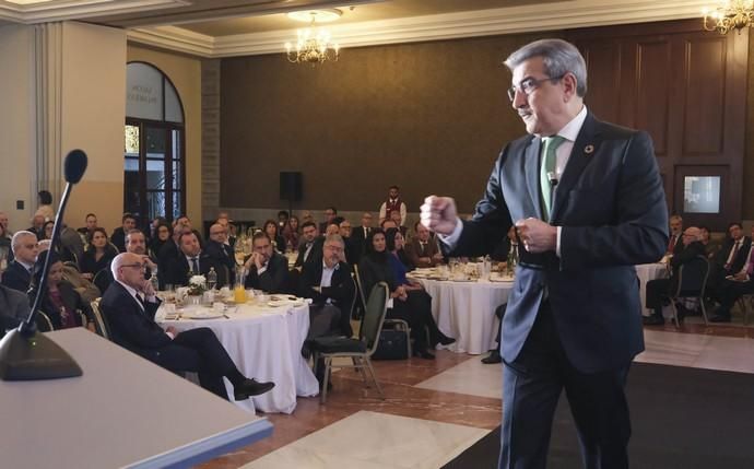 LAS PALMAS DE GRAN CANARIA. Foro Prensa Ibérica en Canarias, Vicepresidente del Gobierno de Canarias,  Román Rodríguez  | 14/01/2020 | Fotógrafo: José Pérez Curbelo