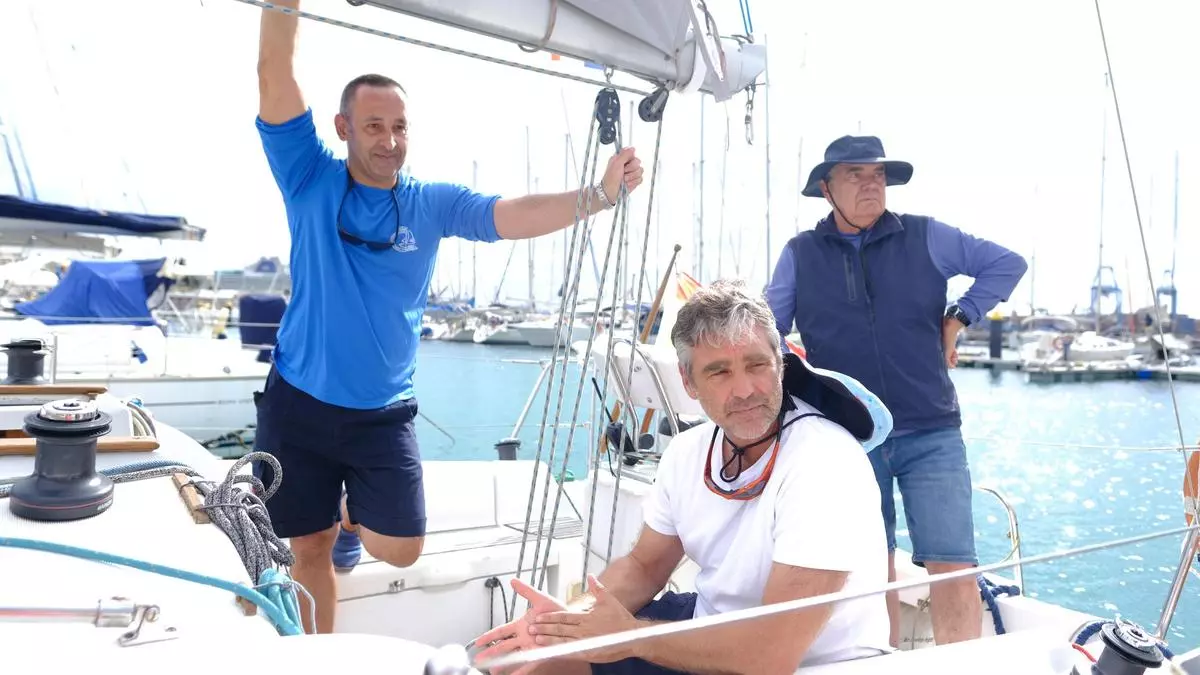 «Esto es lo más parecido a estar en trance»: los regatistas del Trofeo Armada explican sus sensaciones en el mar