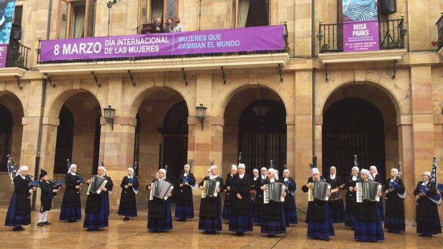 Oviedo inicia los actos a favor de la mujer sin el PP