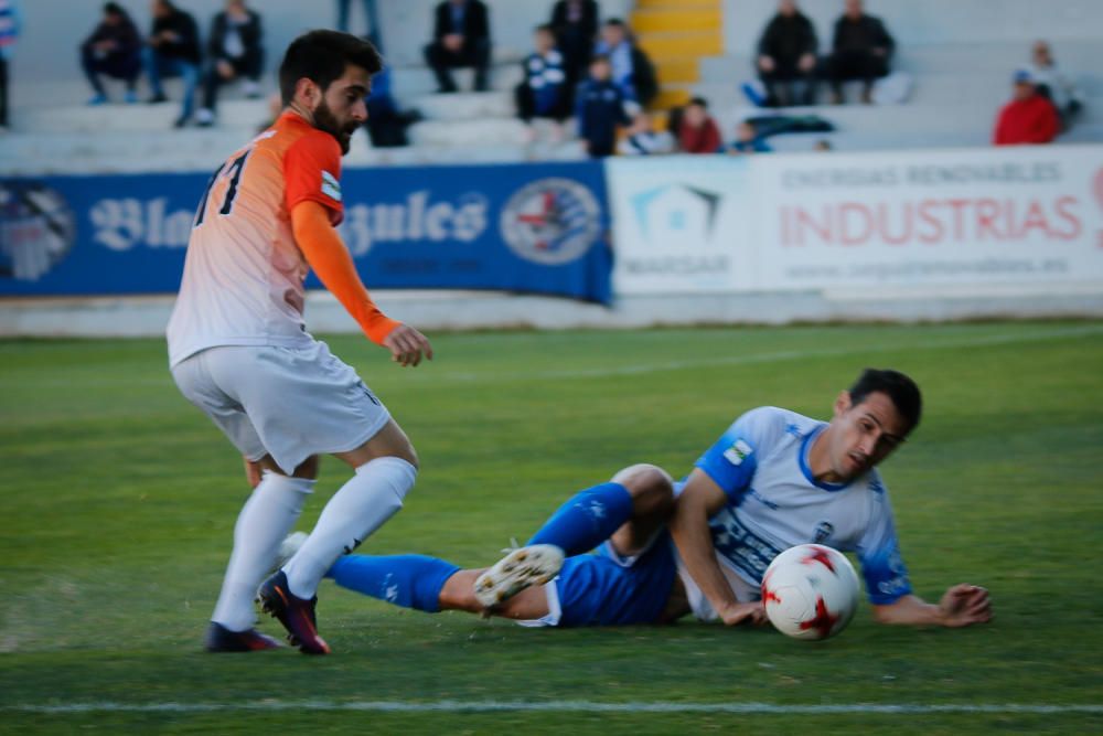 El Alcoyano naufraga en El Collao