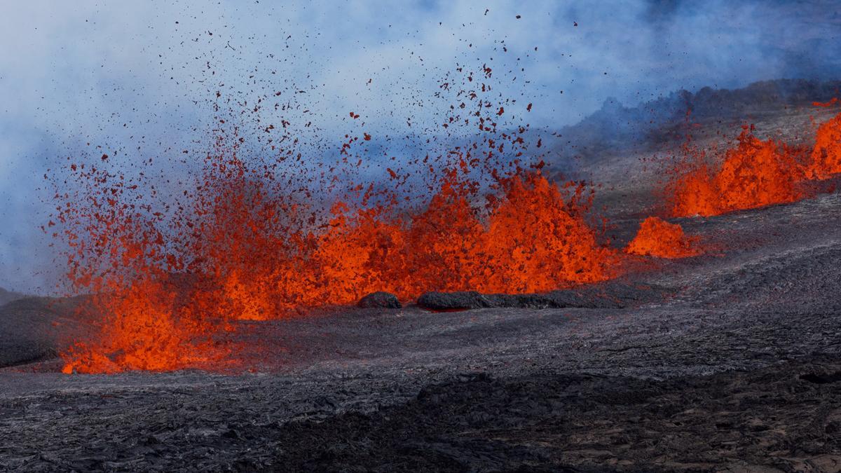 El volcán Mauna Loa (Hawái) entra en erupción por primera vez en 40 años