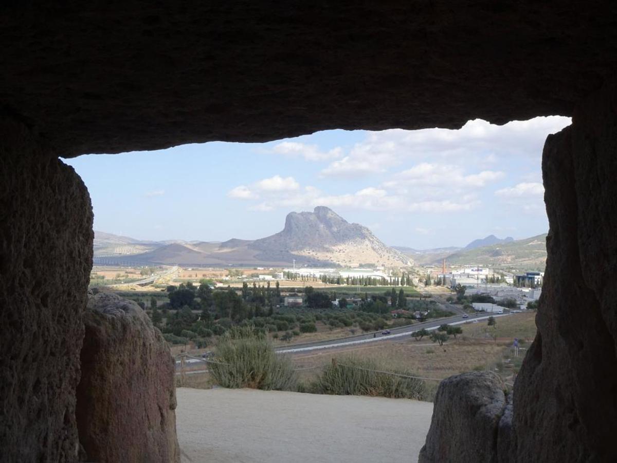 Vistas del 'indio' desde el Sitio de los Dólmenes de Antequera.