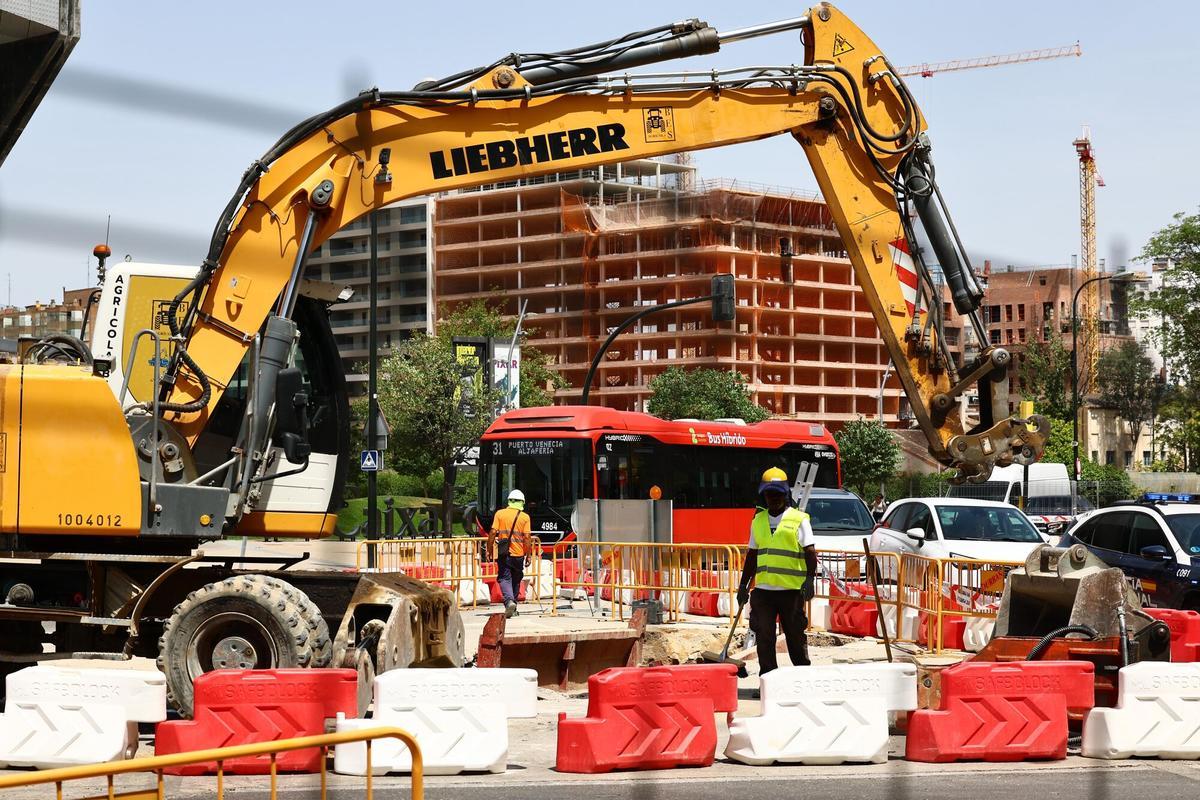 En imágenes I Continúan las obras en varias calles de Zaragoza