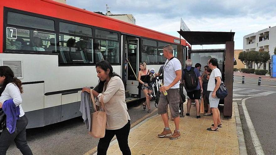 Formentera sacará a concurso el transporte público a final de año