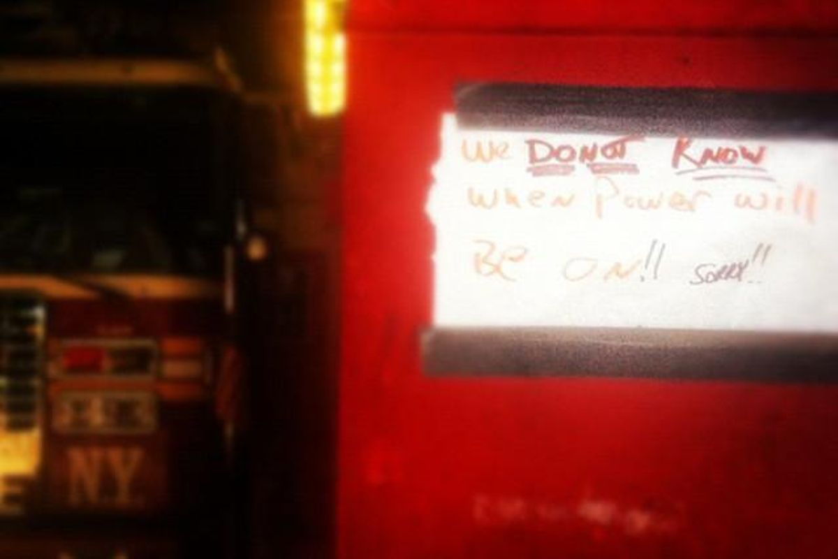 idoyany: #sandy Missatge dels bombers al carrer 1. ’No sabem quan tornarà la llum. Sorry’.