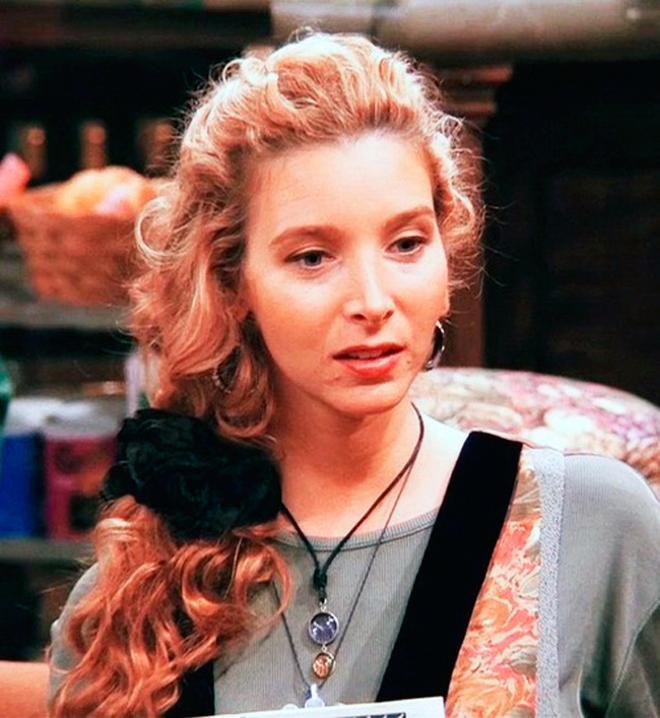 Lisa Kudrow con un coletero XL en su papel de Phoebe Buffay en Friends